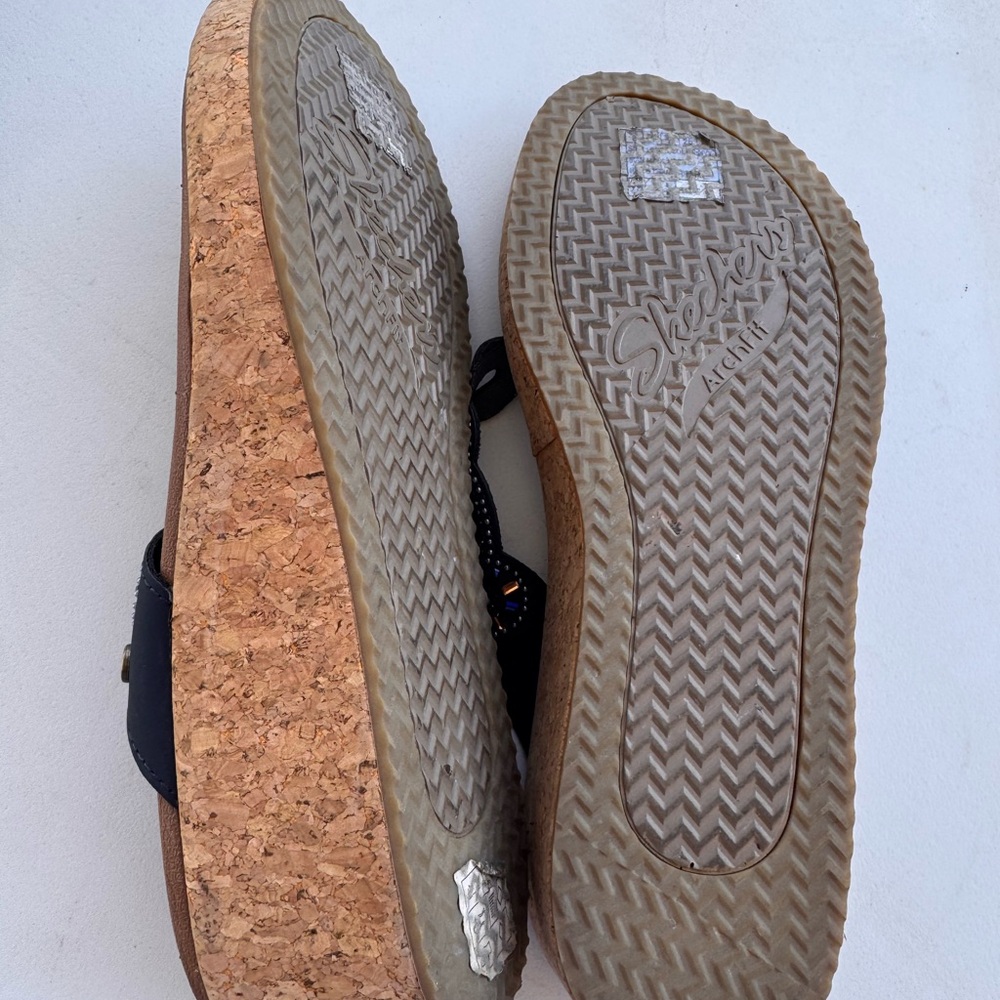 Sketchers wedge flip flops 8.5 - Picture 3 of 4